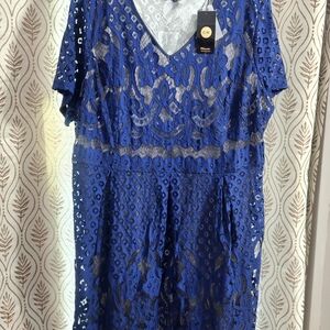 chic Royal Blue Lace Midi Dress with V-Neck